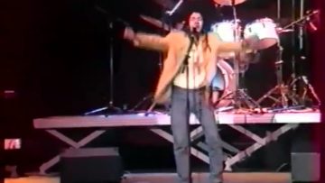 1997 – Jam Laïque chante “Oubliez la nationalité” à Revelation